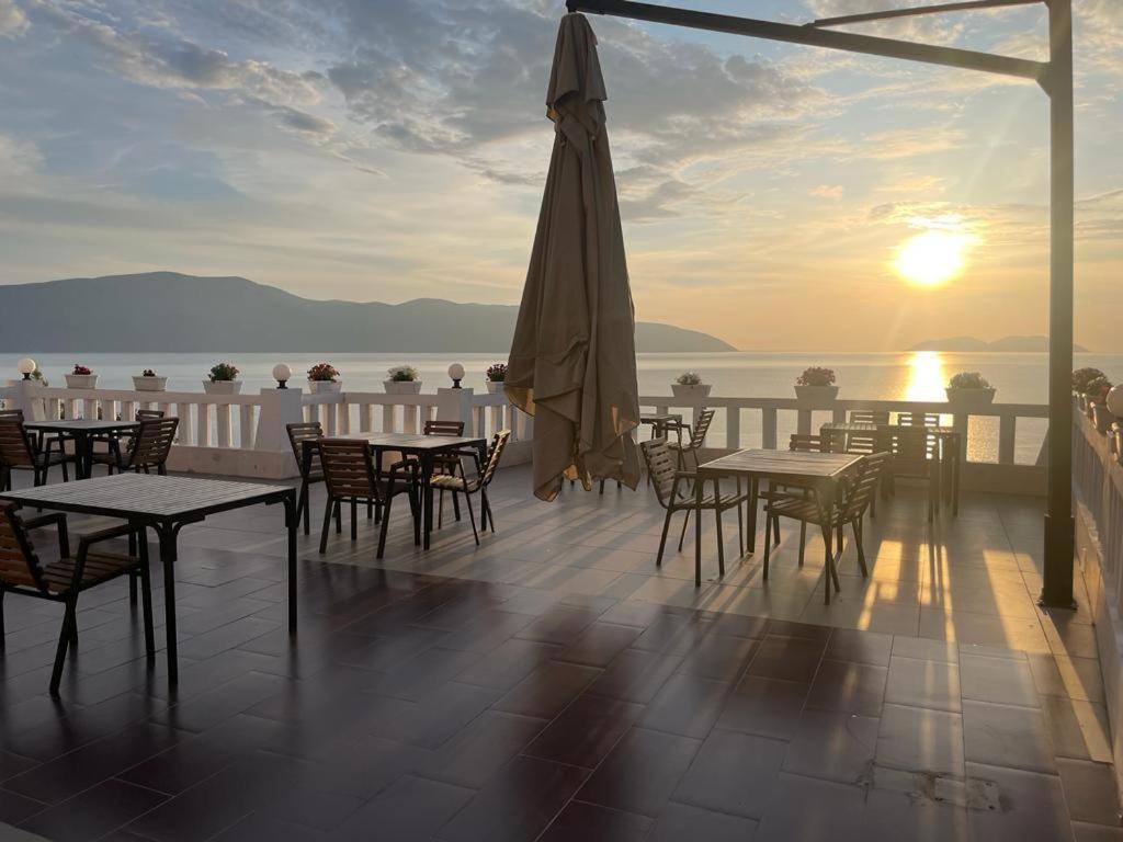 Sea View Apartments Влёра Экстерьер фото