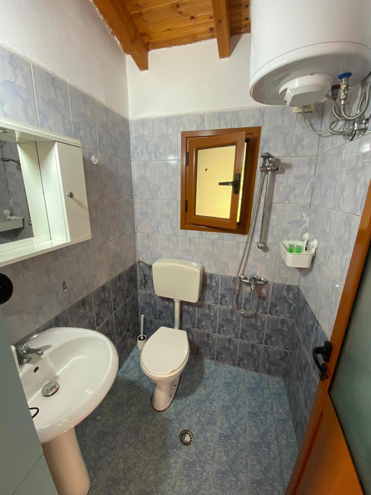 Sea View Apartments Влёра Экстерьер фото